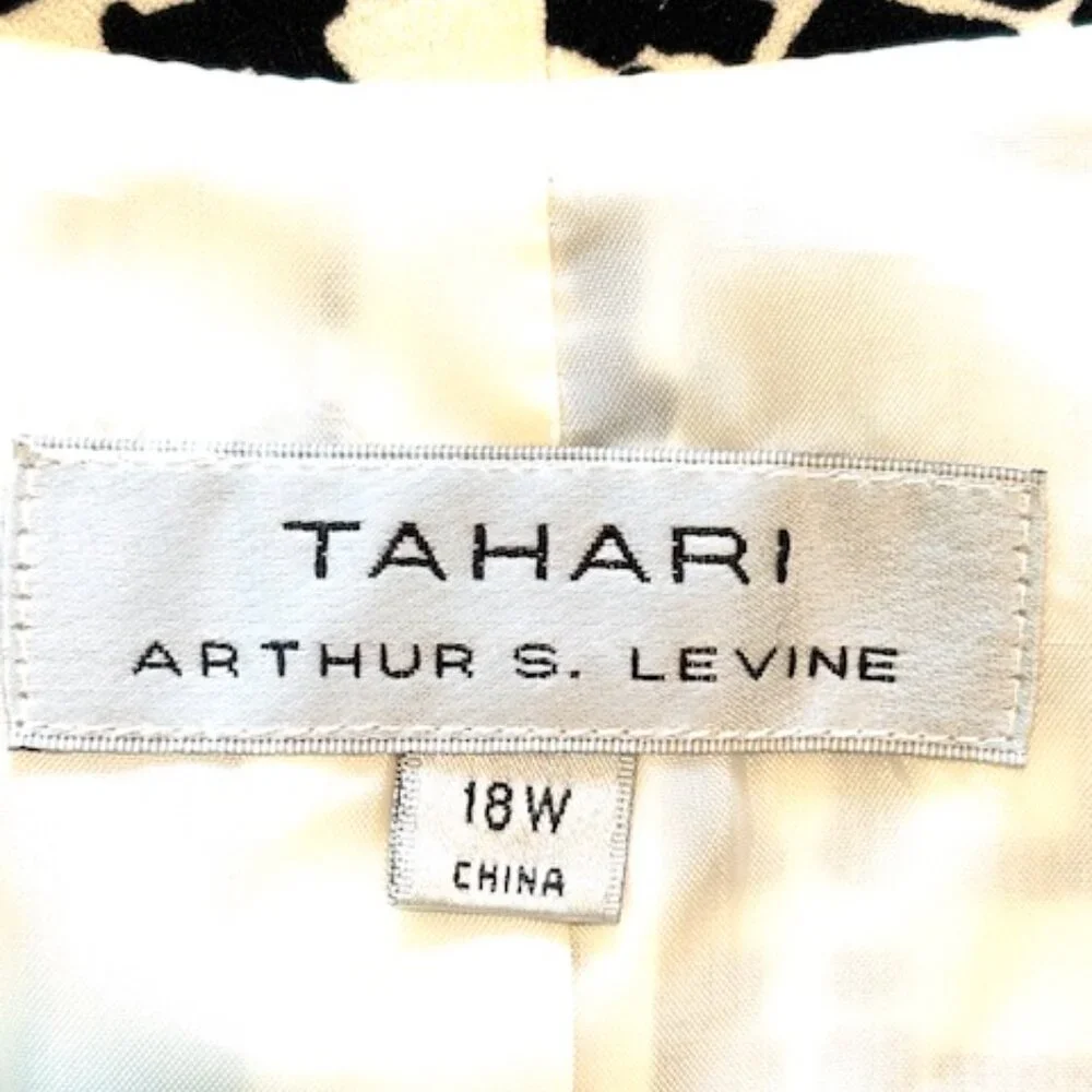Tahari Black & White Swing Blazer - A Bit of Stretch, Classy, Lined & Comfy! 18W - Picture 4 of 10